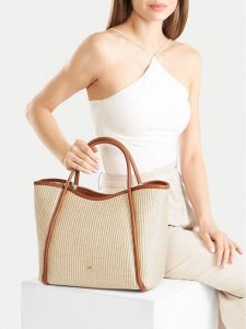 Gino Rossi Torebka TYLO-11 Brązowy. Brązowe torebki klasyczne Gino Rossi, bez wzorów, bez dodatków. Za 229,99 zł.