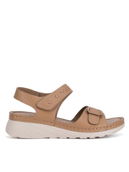 Clara Barson Sandały WYL0510-07 Brązowy. Brązowe sandały Clara Barson, bez wzorów, z syntetyku, bez obcasa, na płaskiej podeszwie, bez zapięcia. Za 99,99 zł.