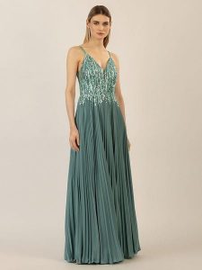 APART Sukienka w kolorze zielonym rozmiar: 46. Zielone sukienki Apart, bez wzorów, bez kołnierzyka, bez ramiączek, maxi. Za 326,99 zł.