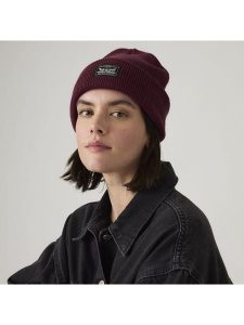 Levi's Czapka beanie w kolorze bordowym rozmiar: onesize. Czerwone czapki Levi's®, bez wzorów, z bawełny. Za 101,94 zł.