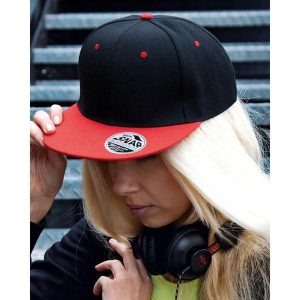 Dwukolorowa Czapka Z Daszkiem Bronx Unisex. Czarne czapki RESULT, bez wzorów, z materiału. Za 28,99 zł.