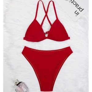 Bikini usztywniane z figami plażowe odporne na słońce i wodę Cassondra. Czerwone bikini Intica, bez wzorów, z materiału. W wyprzedaży za 129,00 zł.