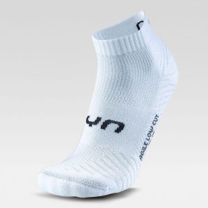 Skarpety treningowe dla dorosłych Uyn Agule Low Cut Socks. Białe skarpetki UYN, bez wzorów. Za 79,99 zł.