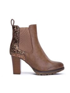 Foreverfolie Botki w kolorze brązowym rozmiar: 37. Brązowe botki Foreverfolie, bez wzorów, z materiału, bez obcasa, bez zapięcia. Za 121,99 zł.