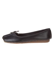 Clarks Skórzane baleriny "Freckle Ice" w kolorze czarnym rozmiar: 37. Czarne balerinki Clarks, bez wzorów, bez obcasa, bez zapięcia. Za 194,95 zł.