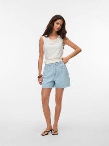 Vero Moda Szorty dżinsowe w kolorze błękitnym rozmiar: L. Niebieskie szorty Vero Moda, bez wzorów, z bawełny, klasyczne, z podwyższonym stanem. Za 72,95 zł.