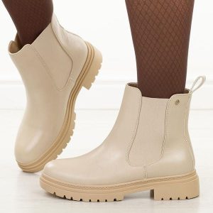 Beżowe sztyblety damskie Potocki 12201. Brązowe botki POTOCKI, na jesień, bez wzorów, z jeansu, z okrągłym noskiem, bez obcasa, bez zapięcia. Za 149,00 zł.