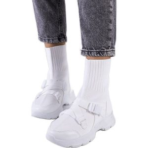 Białe sneakersy Saker. Białe trampki z aplikacjami, z materiału, bez zapięcia. Za 85,44 zł.