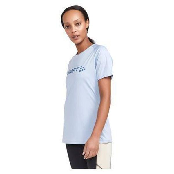 Damski jersey Craft Core Essence. Niebieskie koszulki sportowe Craft, bez wzorów, z jersey, bez ramiączek, do biegania. Za 172,50 zł.