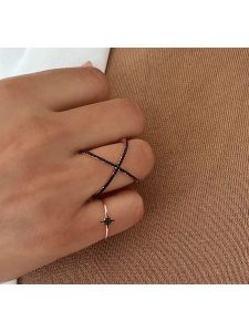 DI GIORGIO Pozłacany pierścionek z cyrkoniami rozmiar: 56. Czarne pierścionki DI GIORGIO, z cyrkonią, pozłacane. Za 240,43 zł.