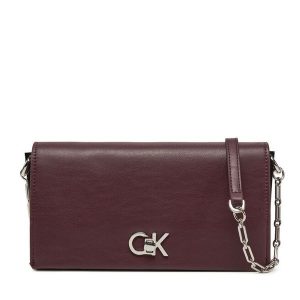 Torebka Calvin Klein. Czerwone torebki klasyczne Calvin Klein, bez wzorów, bez dodatków. Za 369,99 zł.
