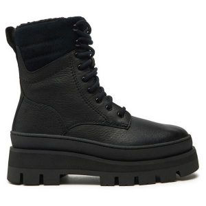 Trzewiki Clarks. Czarne botki Clarks, bez wzorów, bez obcasa, na płaskiej podeszwie, bez zapięcia. Za 589,99 zł.