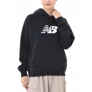 Bluza dresowa damska NEW BALANCE z kapturem bawełna. Czarne bluzy New Balance, bez wzorów, z bawełny, z kapturem. Za 255,00 zł.