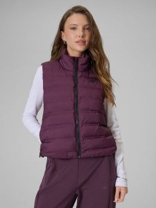 4F Bezrękawnik z wypełnieniem syntetycznym damski - fioletowy XL. Fioletowe kamizelki 4f, xl, bez wzorów, z materiału, bez kołnierzyka, bez ramiączek, bez kaptura. Za 199,99 zł.