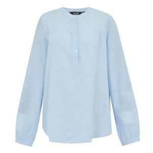 Koszula damska Regatta Natine. Niebieskie koszule Regatta, bez wzorów, bez kołnierzyka, bez ramiączek. Za 212,50 zł.