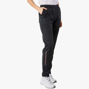 Spodnie treningowe damskie Swedemount Training Logo Pants II. Brązowe spodnie dresowe SWEDEMOUNT, bez wzorów, z dresówki. Za 199,99 zł.