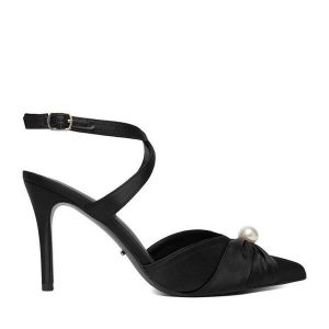 Szpilki DeeZee. Czarne szpilki DeeZee, bez wzorów, bez obcasa. Za 149,99 zł.