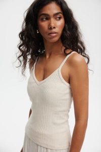 TOP CAMI PIASKOWY S - Flawless. Topy Flawless, s, bez wzorów, z bawełny, klasyczne, bez kołnierzyka, bez ramiączek. Za 199,00 zł.
