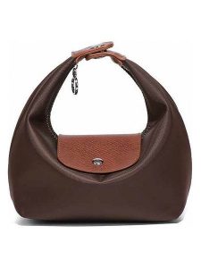 SUVRAI Torebka w kolorze brązowym - 20 x 23 x 11 cm rozmiar: onesize. Brązowe torebki klasyczne SUVRAI, bez wzorów, z materiału, na ramię, bez dodatków. Za 108,99 zł.