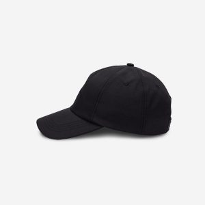 Czapka z daszkiem Kubota czarna. Czarne czapki Kubota, bez wzorów, z materiału, biznesowe. Za 39,99 zł.
