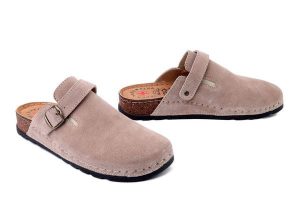 SOLO 168 beż welur, klapki damskie. Brązowe klapki Solo, bez wzorów, ze skóry, bez obcasa. Za 304,90 zł.