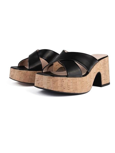 Loft37 Skórzane klapki w kolorze beżowo-czarnym rozmiar: 39. Brązowe klapki Loft37, bez wzorów, z otwartym noskiem, bez obcasa, na obcasie. Za 406,95 zł.