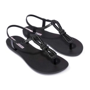 Sandały Ipanema Class Infinity 83660 BC738 czarne. Czarne sandały bez wzorów, bez obcasa, bez zapięcia. Za 210,26 zł.