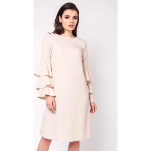 Sukienka w kolorze beżowym. Brązowe sukienki marki Moda w jesiennych kolorach, z dekoltem na plecach, z długim rękawem. W wyprzedaży za 89,95 zł.
