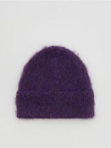 Czapka beanie - fioletowy. Fioletowe czapki Reserved, bez wzorów. Za 59,99 zł.