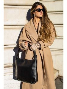 Victor & Hugo Paris Skórzana torebka "Teva" w kolorze czarnym - 40 x 36 x 9 cm rozmiar: onesize. Czarne torebki klasyczne Victor & Hugo Paris, bez wzorów, z materiału, bez dodatków. Za 304,99 zł.