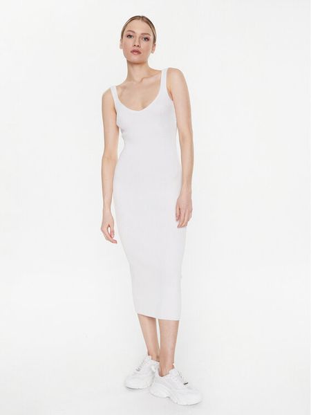 MMC Studio Sukienka dzianinowa Light Skin Écru Slim Fit. Kombinezony MMC STUDIO, bez wzorów, z dzianiny, bez kołnierzyka, bez ramiączek. Za 669,99 zł.