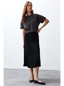 Trendyol Spódnica w kolorze czarnym rozmiar: 34. Czarne spódnice Trendyol, na co dzień, bez wzorów, midi. Za 78,99 zł.
