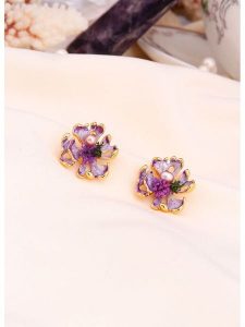 L'Atelier de Gaia Pozłacane kolczyki-wkrętki z masą perłową rozmiar: onesize. Różowe kolczyki L'Atelier de Gaia, z perłą, pozłacane. Za 60,99 zł.