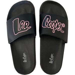 Klapki Lee Cooper LCW-24-42-2482LA czarne. Czarne klapki bez wzorów, z syntetyku, bez obcasa. Za 128,57 zł.