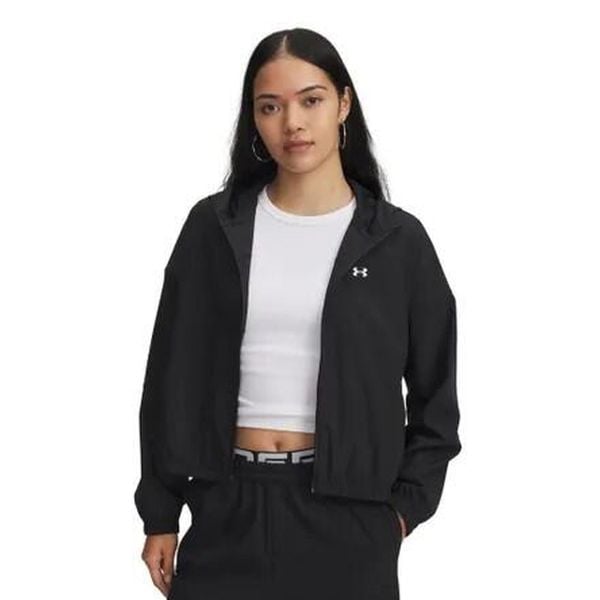 Kurtka Under Armour Rival Woven Hoody. Czarne kurtki Under Armour, bez wzorów, bez kaptura. Za 199,99 zł.