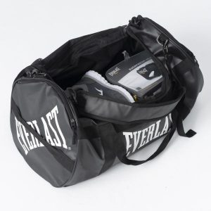 Torba sportowa Holdall Everlast 2024. Czarne torby podróżne i sportowe EVERLAST, bez wzorów. Za 169,99 zł.