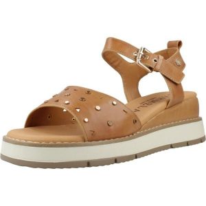 Sandały CARMELA 163248C Brązowy. Brązowe buty trekkingowe Carmela, bez wzorów, ze skóry, bez obcasa, bez zapięcia. Za 317,99 zł.