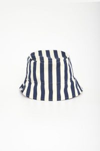 Kapelusz damski bucket Corona WEEKEND MAX MARA. Kapelusze Weekend Max Mara, bez wzorów. Za 609,00 zł.