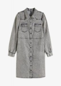 Krótka sukienka jeansowa. Szare sukienki bonprix, bez wzorów, z denimu, bez kołnierzyka, bez ramiączek, mini, szmizjerki. Za 229,99 zł.