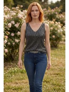 SOULSHAE Top w kolorze antracytowym rozmiar: S/M. Czarne topy SOULSHAE, m, bez wzorów, z wiskozy, bez kołnierzyka, bez ramiączek. Za 114,45 zł.