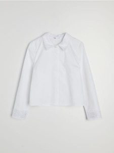 Bawełniana koszula regular fit z koronkowymi detalami - biały. Białe koszule Sinsay, l, bez wzorów, z bawełny, bez kołnierzyka, bez ramiączek. Za 59,99 zł.