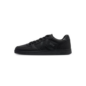 Buty halowe Hummel Perfekt SN. Czarne buty sportowe Hummel, bez wzorów, bez zapięcia, do piłki ręcznej. Za 236,50 zł.