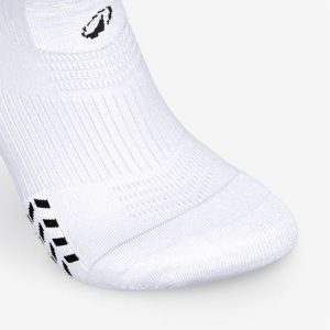 Skarpety piłkarskie podwyższone Kipsta Viralto II MiD antypoślizgowe. Białe skarpetki KIPSTA, bez wzorów, z dzianiny. Za 39,99 zł.