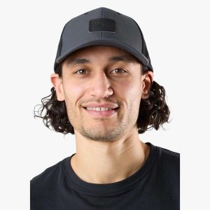 Czapka z daszkiem Unisex Swedemount Nordkap Trucker Cap II. Szare czapki SWEDEMOUNT, bez wzorów, sportowe. Za 79,99 zł.