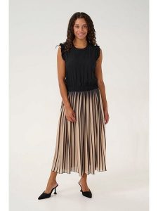 CULTURE Sukienka w kolorze czarno-kremowym rozmiar: XXL. Czarne sukienki Culture, na co dzień, xxl, bez wzorów, z wiskozy, bez kołnierzyka, bez ramiączek, maxi, proste. Za 157,35 zł.