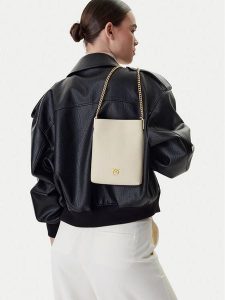 PINKO Torebka Flat Satchel AI 25-26 PCPL 105352 A0QO Écru. Białe torebki wieczorowe Pinko, bez wzorów, ze skóry, bez dodatków. Za 683,99 zł.