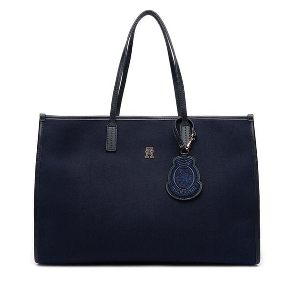 Torebka Tommy Hilfiger. Niebieskie shopper bag TOMMY HILFIGER, bez wzorów, bez dodatków. Za 419,99 zł.