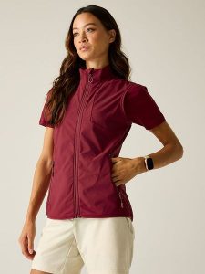 Dare 2b Kamizelka funkcyjna "Nomadic" w kolorze bordowym rozmiar: 36. Czerwone kamizelki Dare 2b, bez wzorów, bez kołnierzyka, bez ramiączek, bez kaptura. Za 109,52 zł.