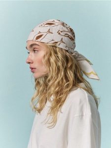 Bawełniana apaszka - ciemnobrązowy. Brązowe apaszki i chusty Reserved, bez wzorów, z bawełny. Za 59,99 zł.