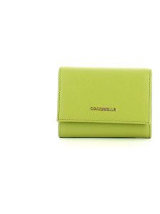 COCCINELLE Skórzany portfel w kolorze jasnozielonym - 12 x 9 x 2,5 cm rozmiar: onesize. Zielone portfele Coccinelle, bez wzorów, z materiału. Za 360,17 zł.